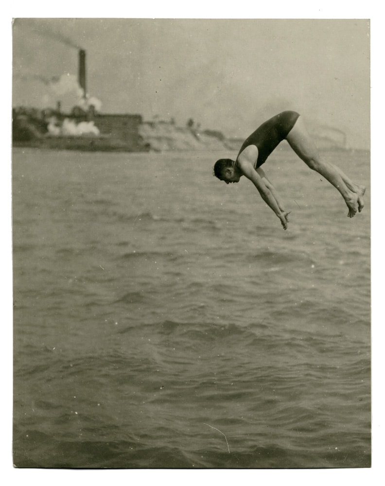 Le plongeon du plongeur plongeant - Tirage argentique vintage, 1918 - Photo Memory